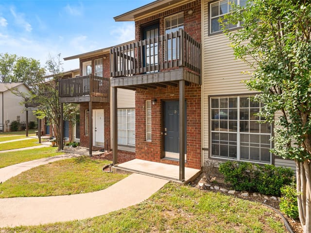 1815 River Crossing CIR Unit #D