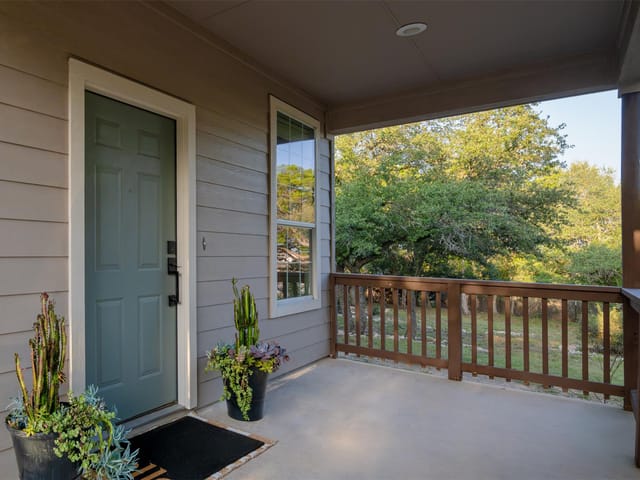 1816 Spring Valley DR