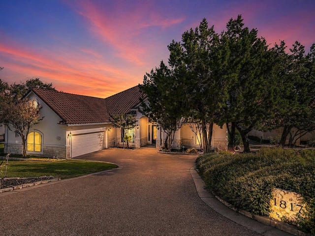 1817 Kingfisher Ridge Cv