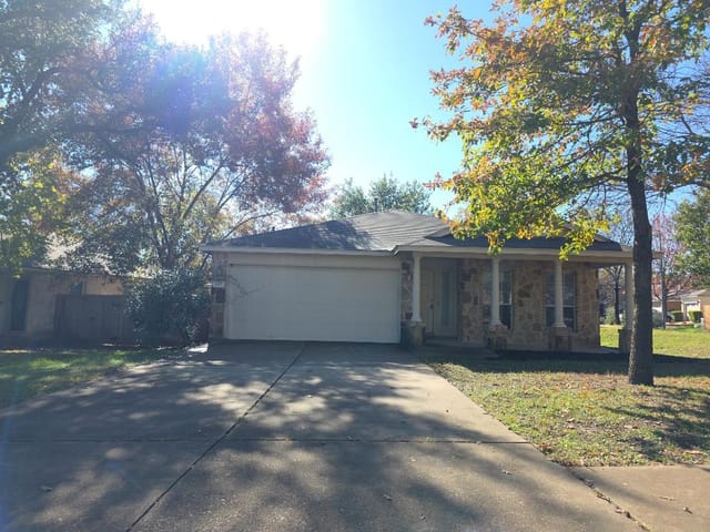 1817 N Marcus Abrams BLVD