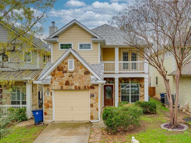 1817 Village Oak CT