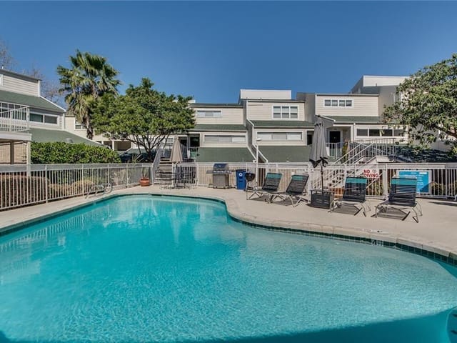 1818 S Lakeshore Blvd Unit #4
