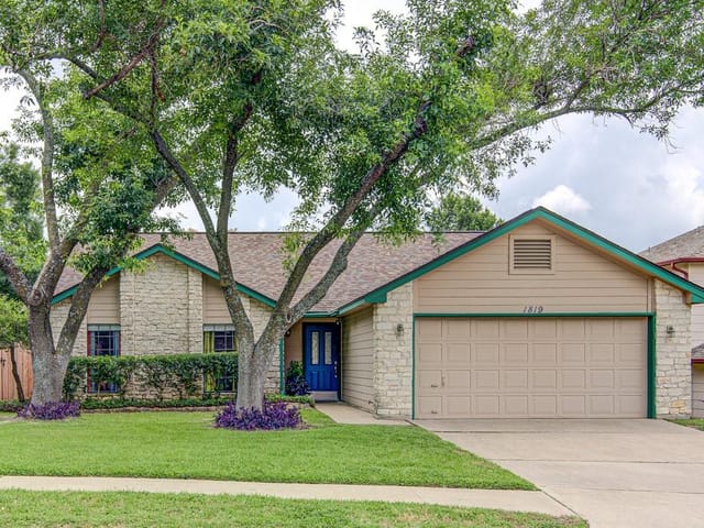 1819 Michael Wayne Dr