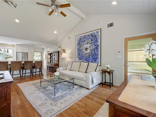 1820 W 39th St