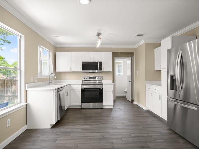 18209 Canopy LN
