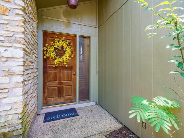 1821 Westlake Dr Unit #105
