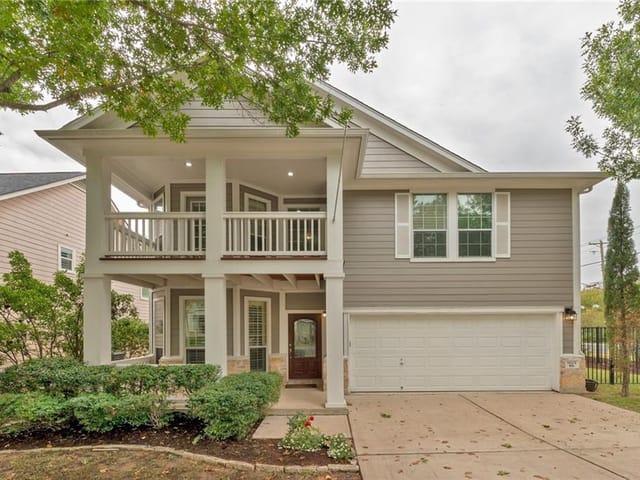 1825 Village Oak CT