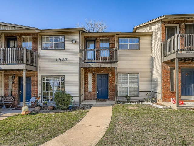 1827 River Crossing Cir Unit #C