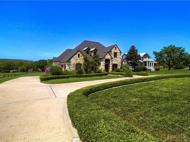 1829 CARLOTTA LN