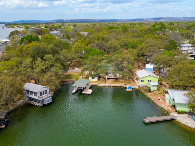 1833 Highland Dr