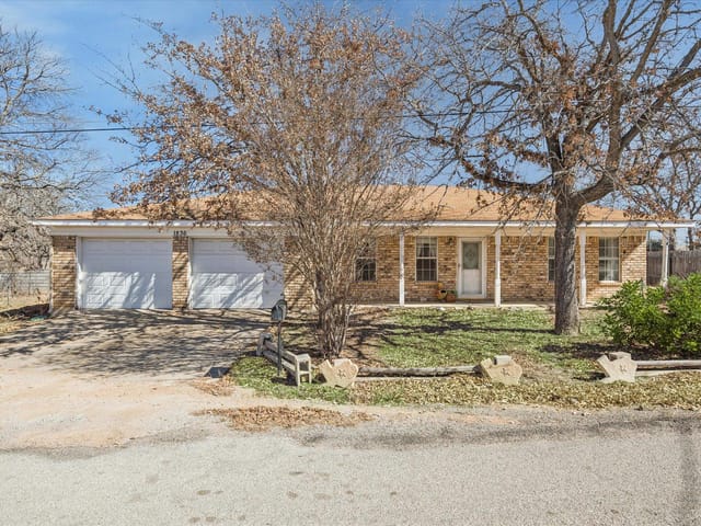 1836 Ridgeview DR