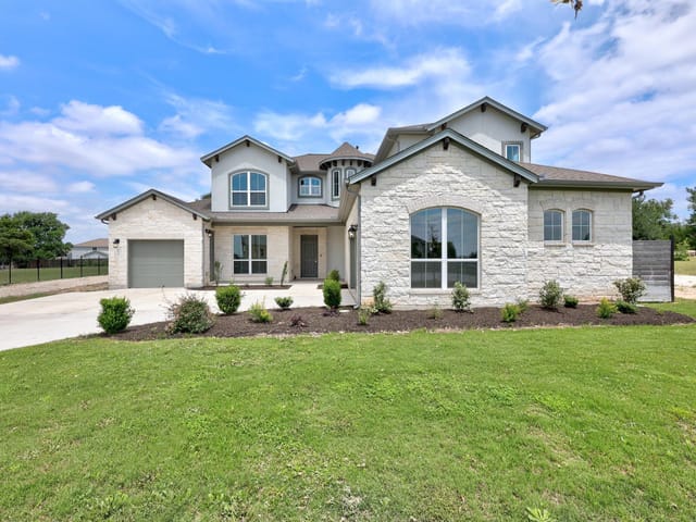 1837 Halflinger Ln
