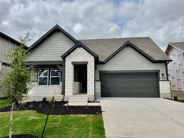 184 Coopers Hawk Crst