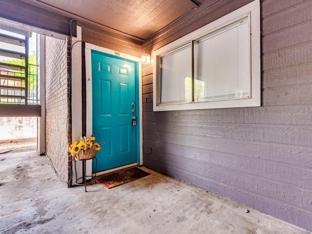 1840 Burton Dr Unit #100