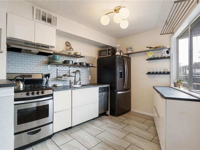 1840 Burton Dr Unit #103