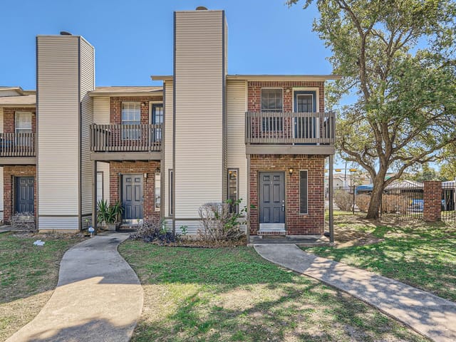 1841 River Crossing Cir Unit #E