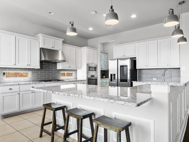 18512 Dewitt Pl