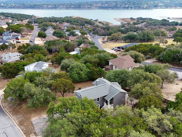 18523 Staghorn Dr