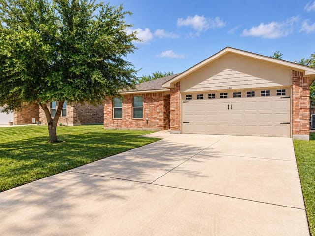 186 Talon DR