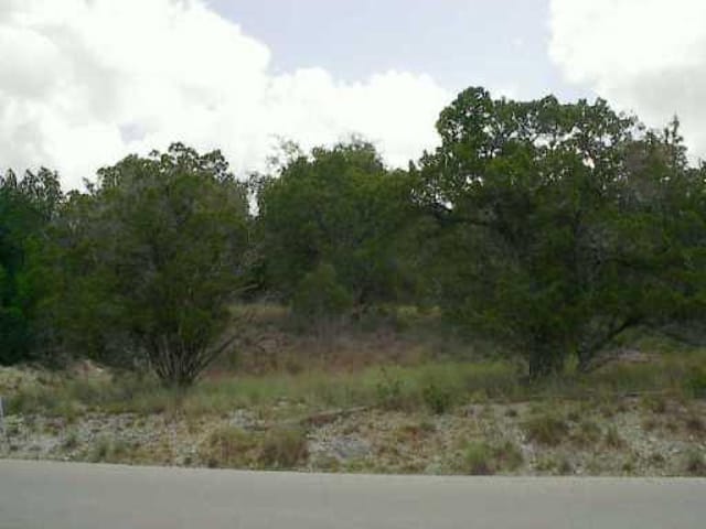 18600 LAKELAND DR