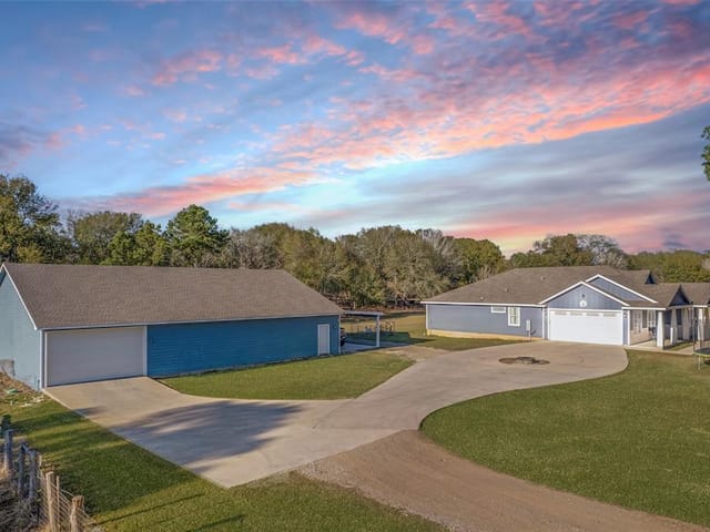 1880 E Highway 21