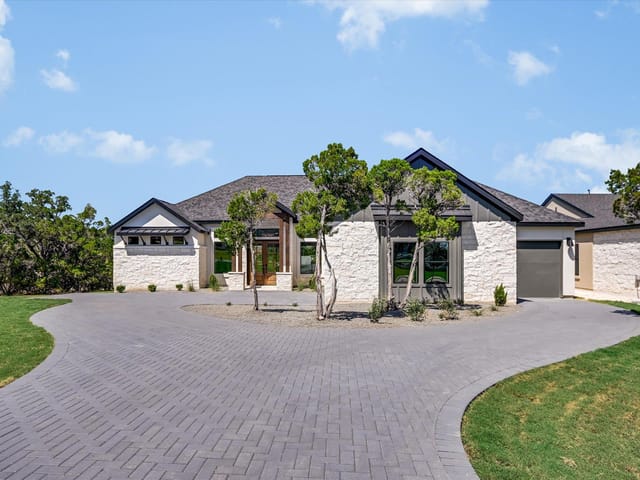 View 18920 Ascending TRL 18920 Ascending TRL - property photo 1 - Luxury home in Jonestown, TX