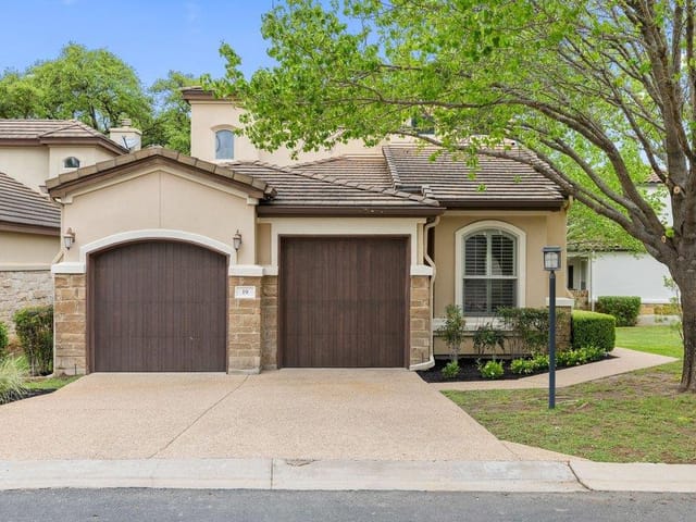 19 Chandon LN