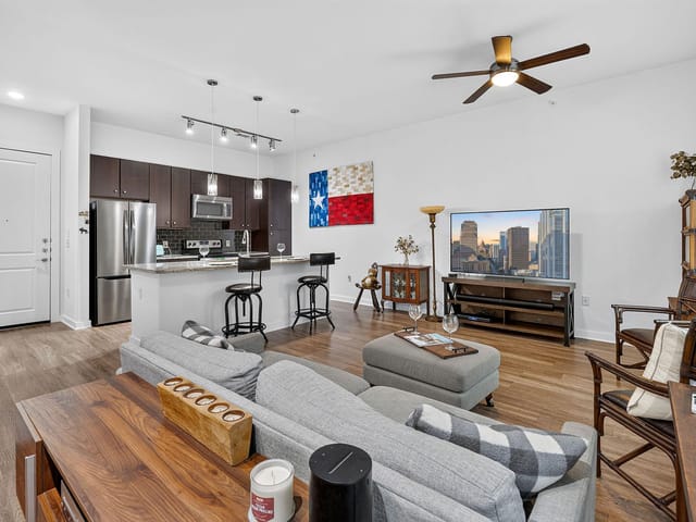 1900 Barton Springs RD Unit #2047