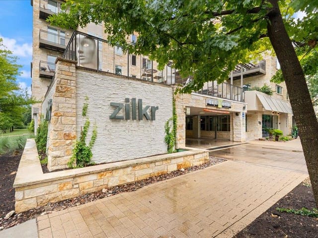 1900 Barton Springs RD Unit #4002