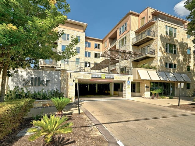 1900 Barton Springs RD Unit #4023
