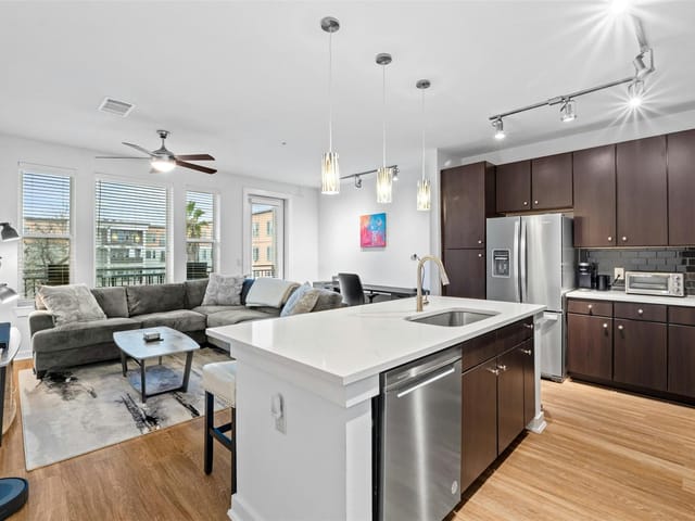 1900 Barton Springs RD Unit #4040