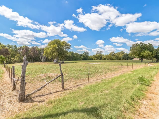 1900 County Road 330
