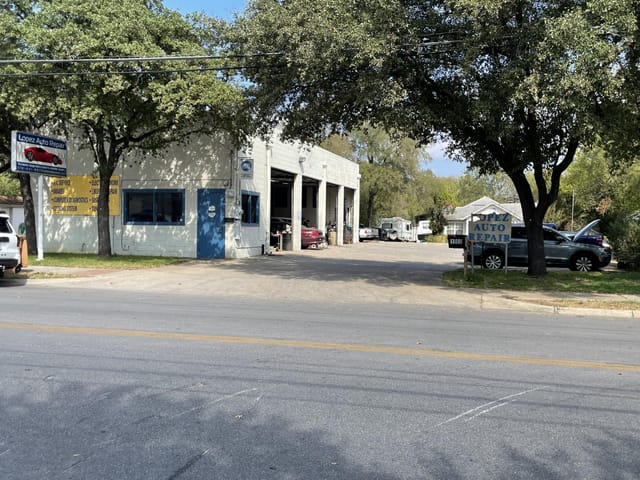 1900 Fortview Rd