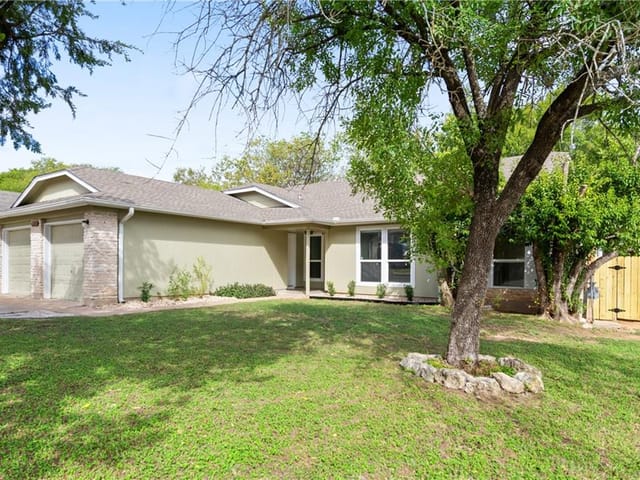 1900 Gracy Farms Ln