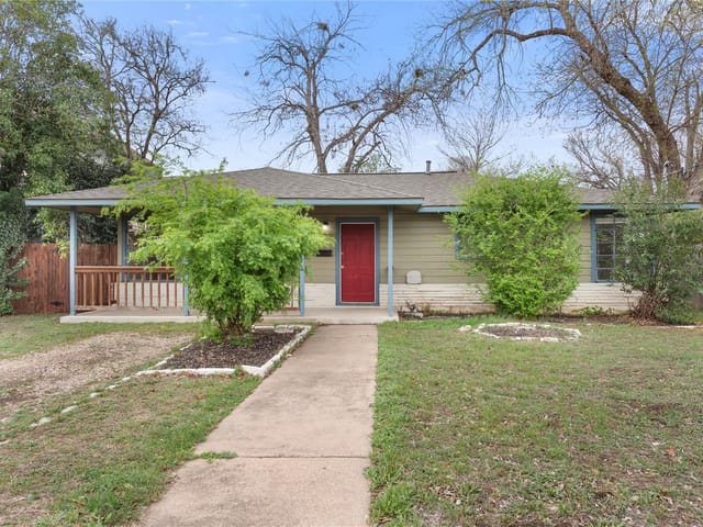 1900 Justin LN
