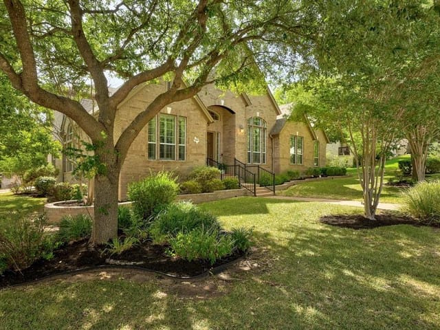 1900 Mariachi Ct