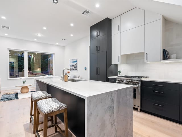 1901 Blue Crest Dr Unit #2