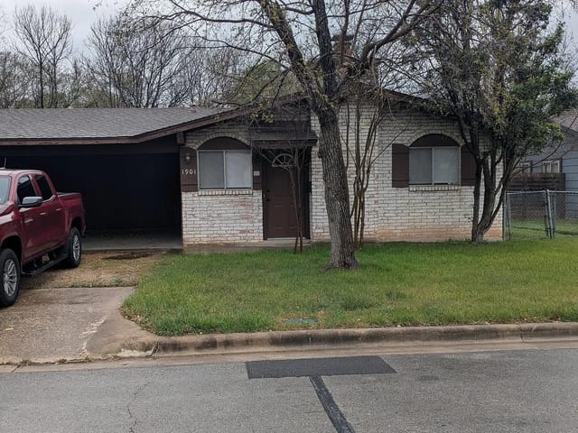 1901 Joy LN