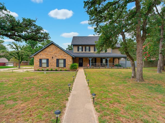 1901 Skyles RD