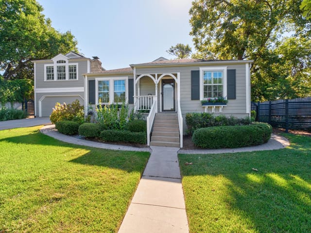 1901 Travis Heights Blvd