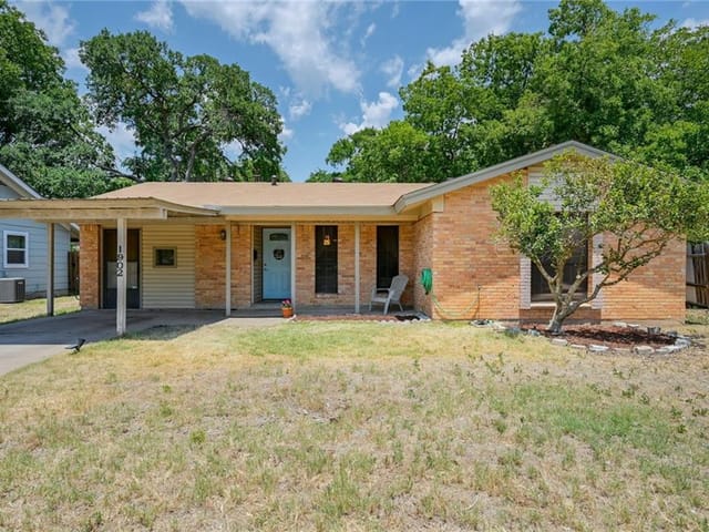 1902 Joy Ln