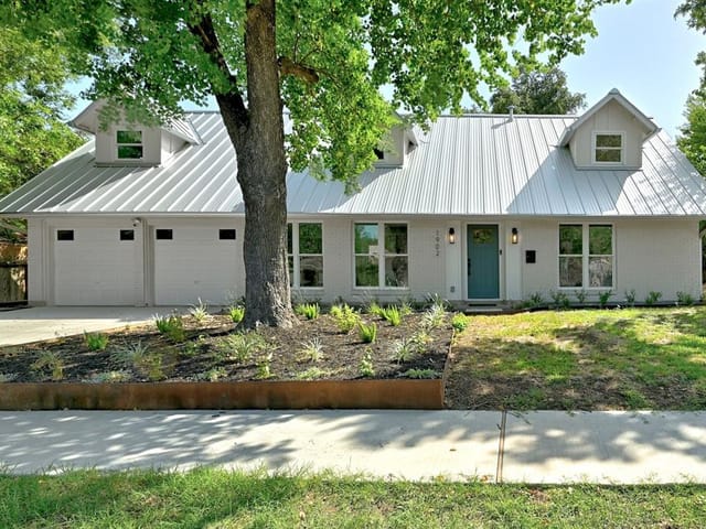 1902 Teakwood Dr