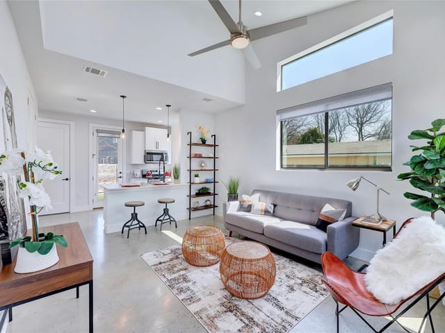 1902 W Saint Johns Ave Unit #2