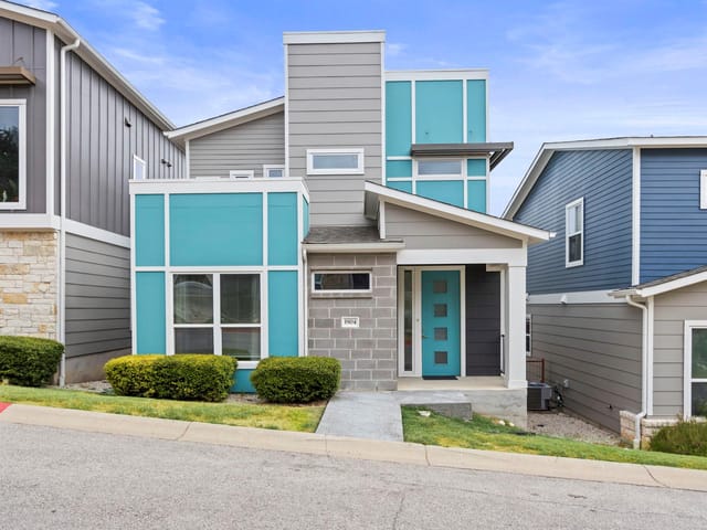 1904 Cleese DR