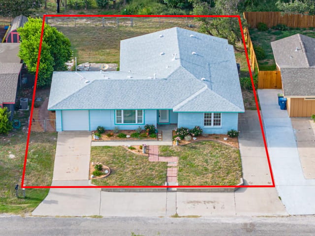 1904 Cochran Ln