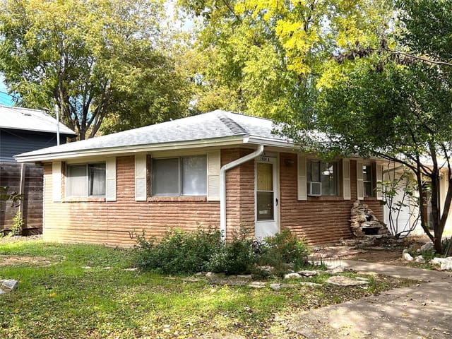 1904 Ford ST Unit #A