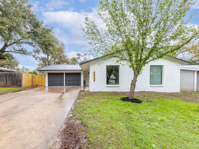 1904 Forestglade Dr