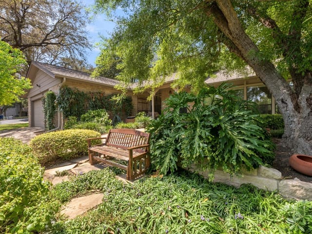 View 1904 Stoneridge RD 1904 Stoneridge RD, photo 1 of 6, Austin, TX