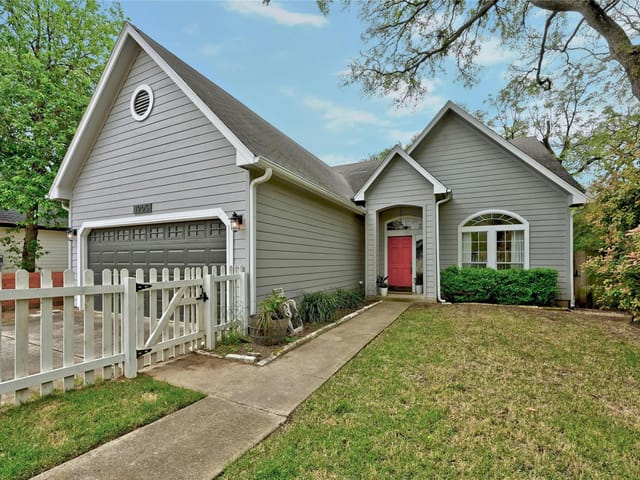 1905 Kinney Ave