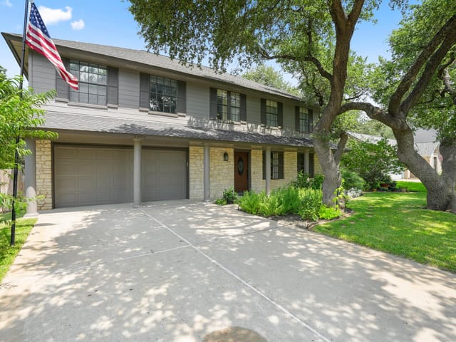 1905 Petunia ST